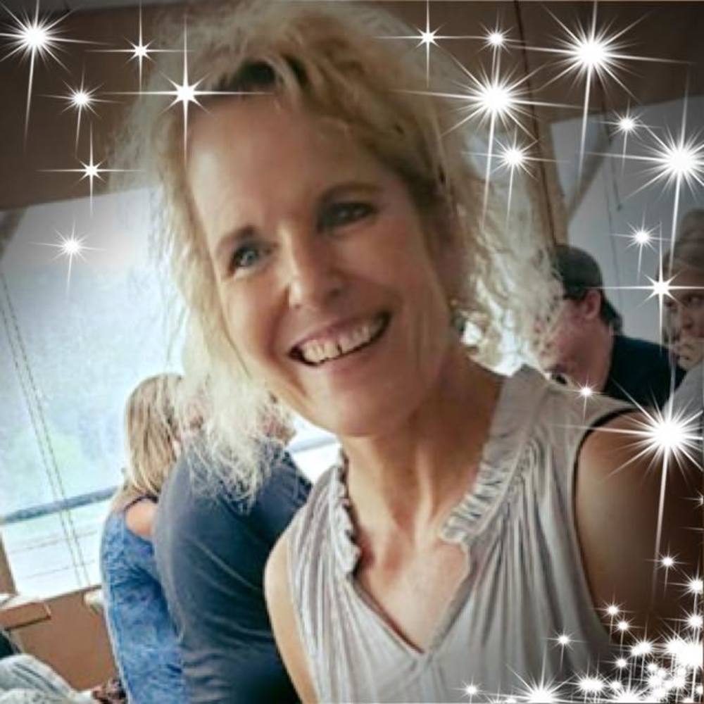 Meet your Posher, Cynthia